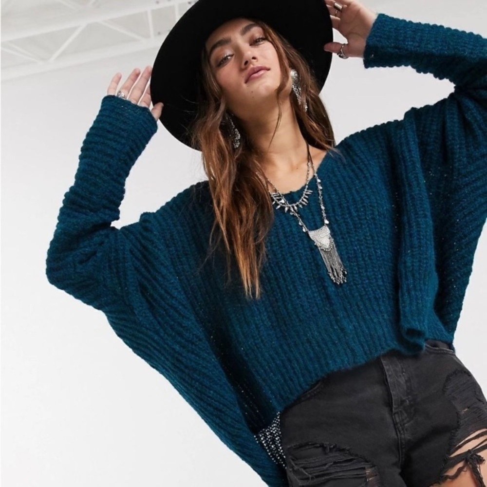 Free People Moonbeam Alpaca (89%) Blend V-Neck Knit Sweater Small (fits like XL)